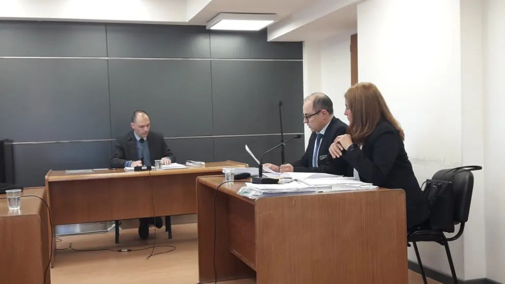 Vieron manejando al chofer condenado por la lesión de una estudiante en una excursión