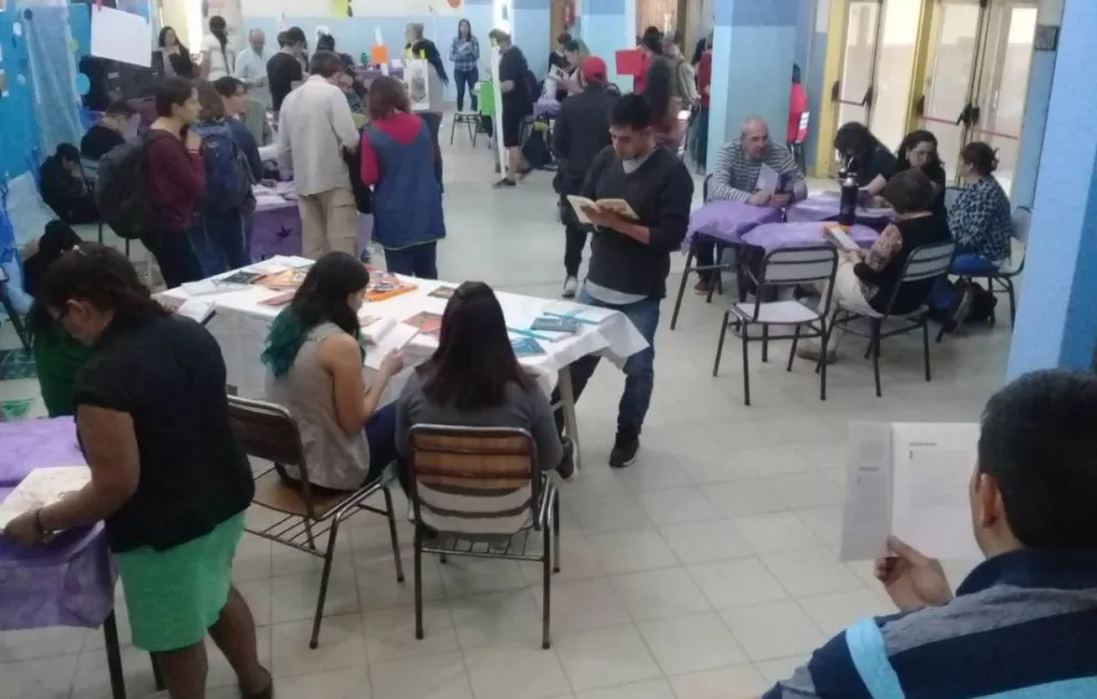 El Centro Educativo para Trabajadores se llenó de literatura