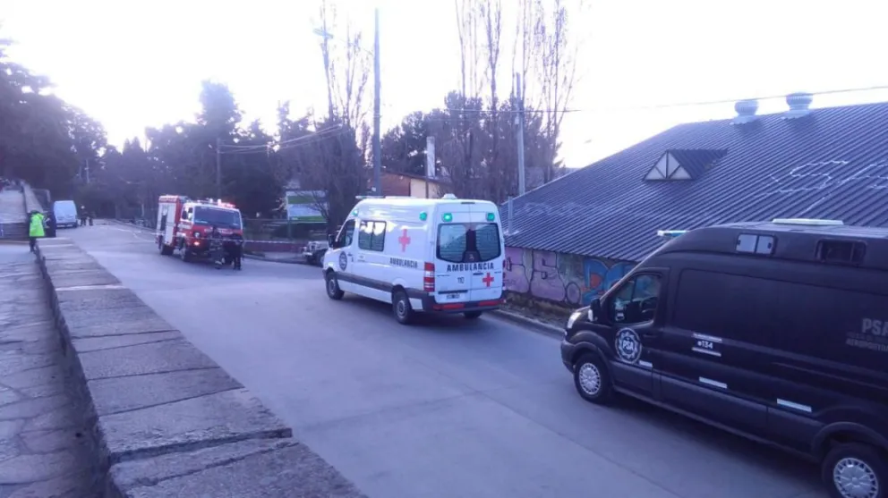 Amenaza de bomba: Evacuaron el colegio Ángel Gallardo y las viviendas cercanas
