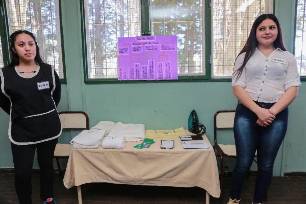 Un secundario de Bariloche se convirtió en hotel por un día
