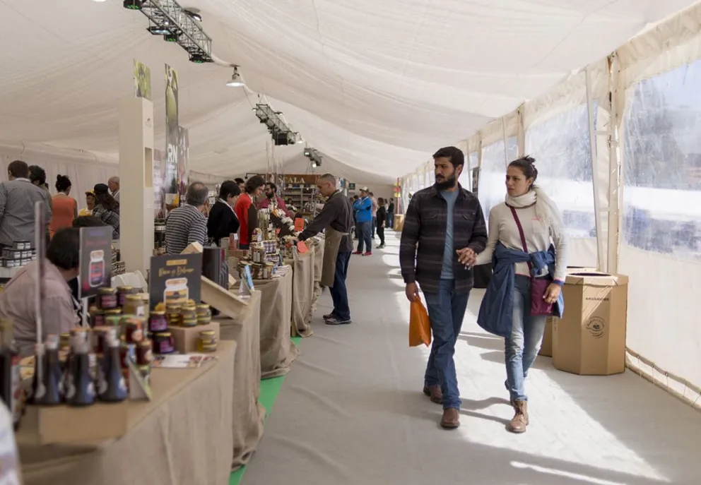 Abrió la Feria de Bariloche a la Carta con la mejor gastronomía patagónica