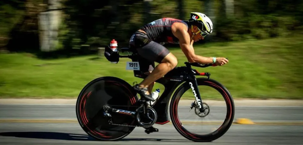 Guille García hace su estreno en el Mundial de Ironman full.