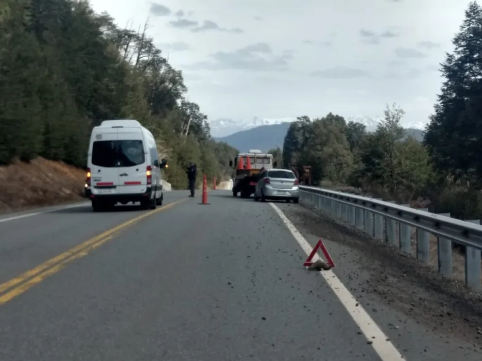 Chocaron en el acceso a Villa Traful