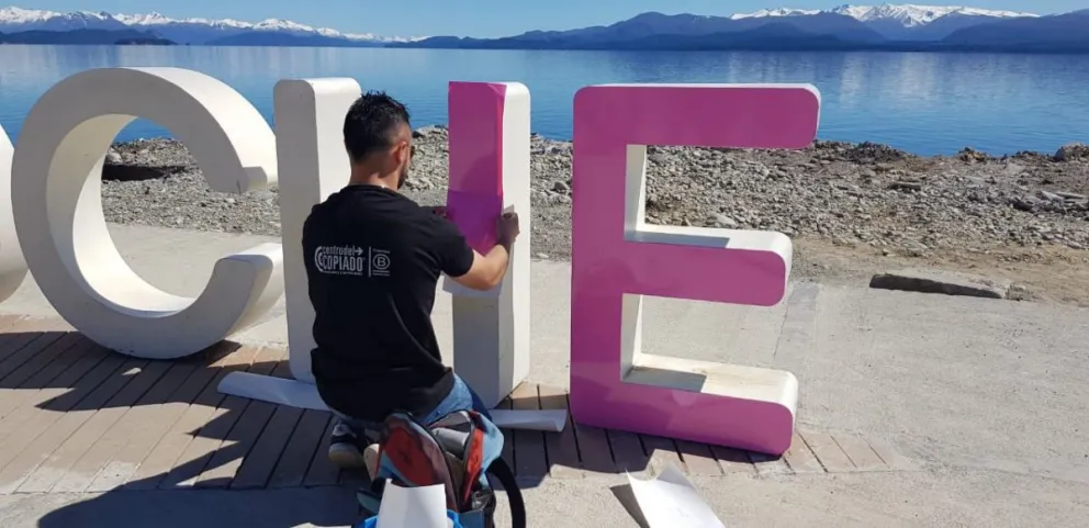 Bariloche se pinta de rosa en el Día Internacional contra el Cáncer de Mama