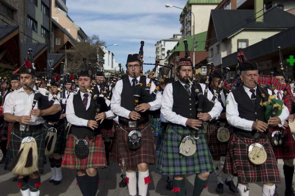 Mitre se llenó de música con un encuentro de gaitas y danzas escocesas