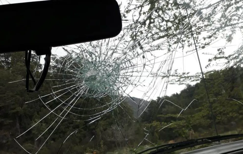 Denuncian que encapuchados atacaron a la comisionada de Fomento de Villa Mascardi