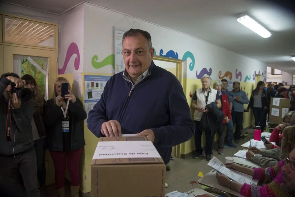 Gennuso votó en la escuela 321