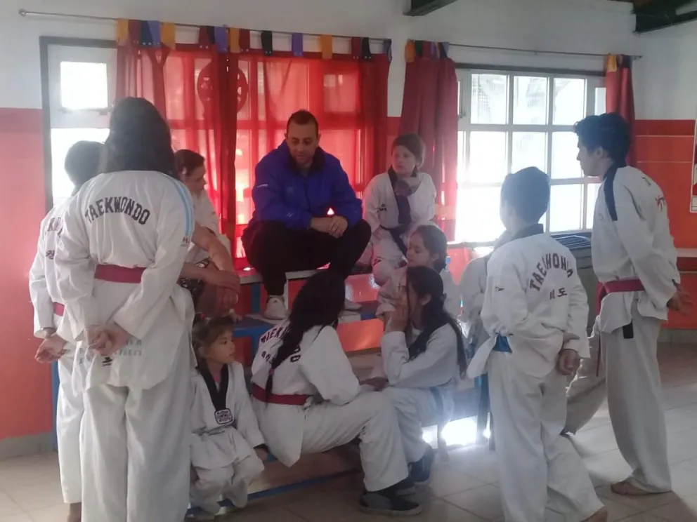 Jóvenes del Taekwondo Social de Bariloche viajan a Salta