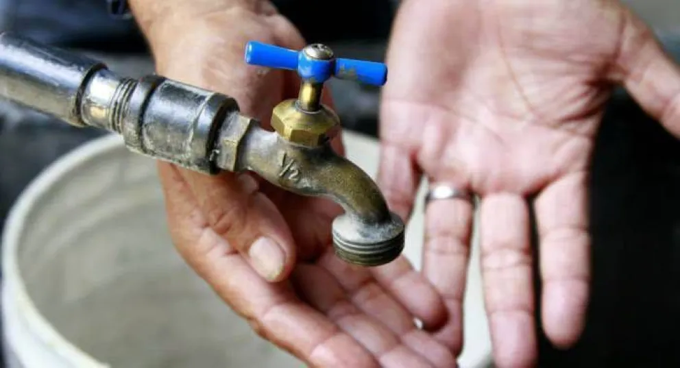 Siguen los problemas con el suministro de agua