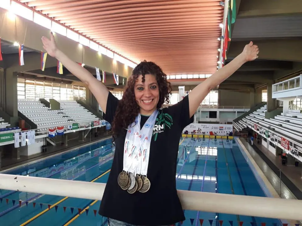 Roxana y su brillante coseha. Pura felicidad en Paraguay.