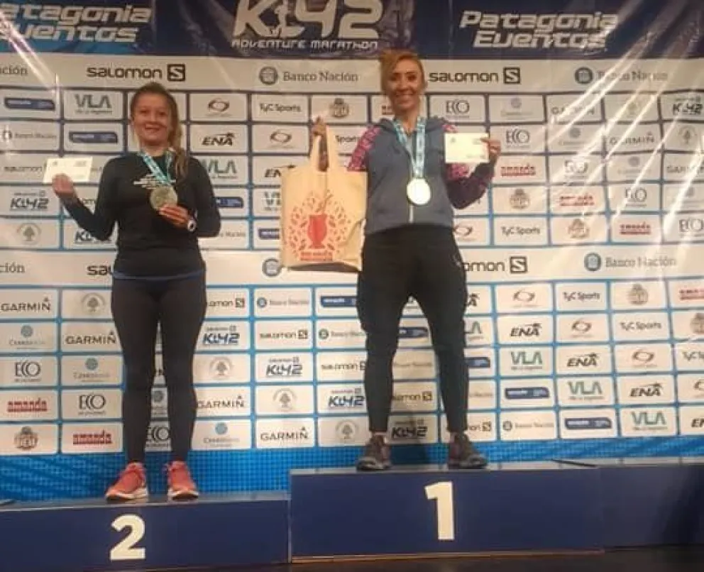 A la izquierda, Ruth Oñate en su podio. Abajo, Jaime Moyano.