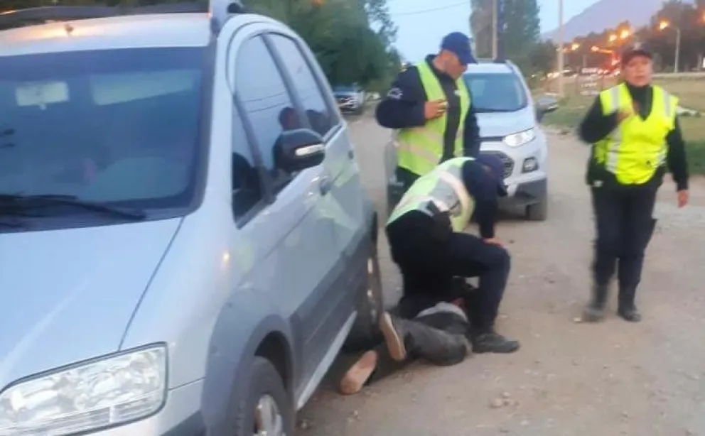 Robó un auto que estaba estacionado, pero lo localizaron y lo detuvieron