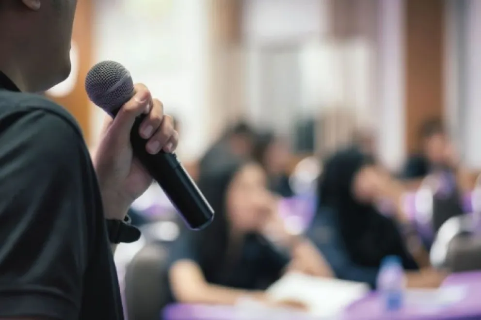 Brindarán curso sobre técnicas de oratoria, expresión corporal e imagen personal
