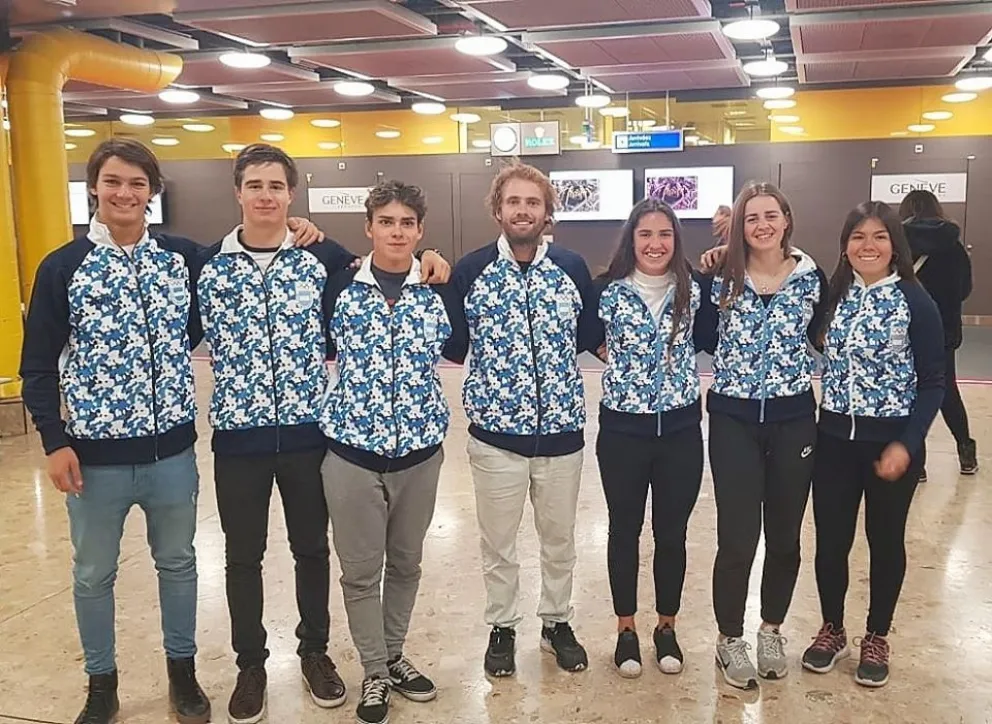 Los representantes de Ski Alpino y Snowboard Cross, antes del viaje.