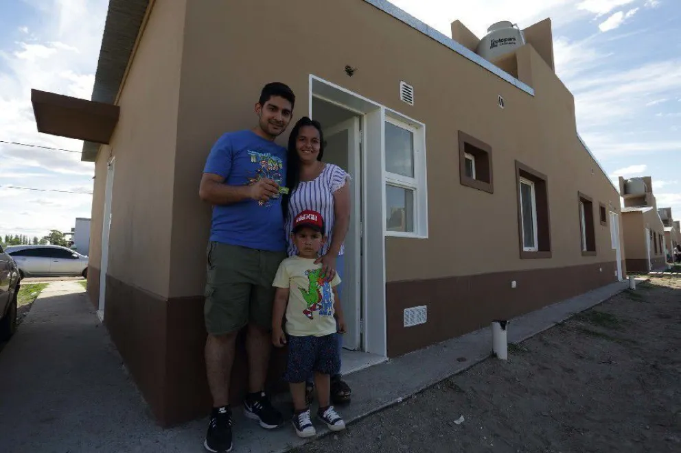 El sueño de la casa propia: la actual gestión provincial deja casi 9 mil viviendas construidas
