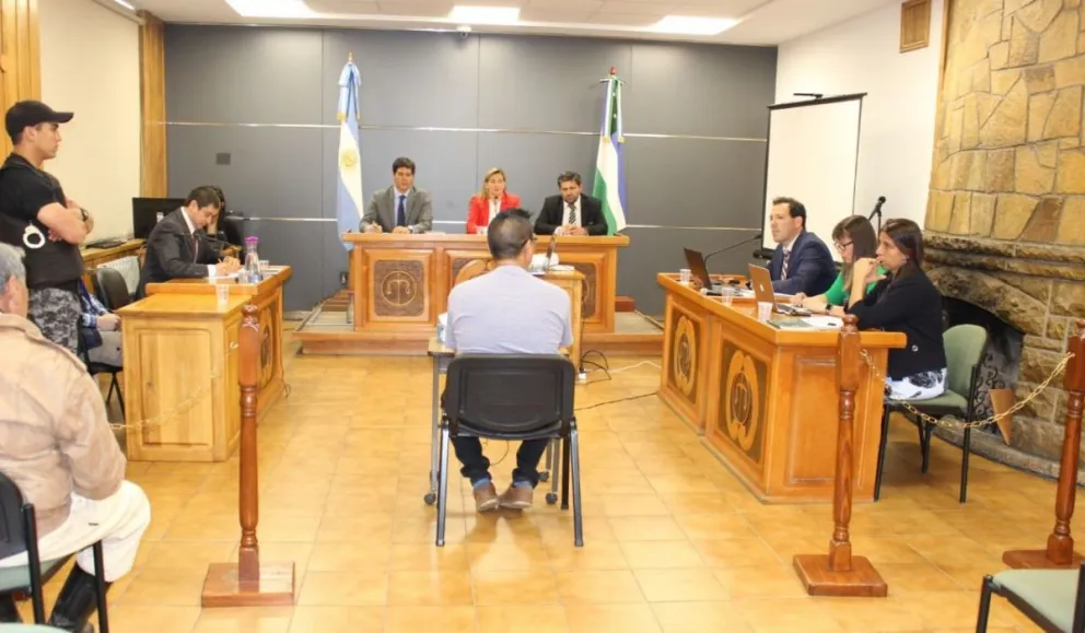 Más de trece testigos ya declararon en el juicio contra el joven de 19 años que intentó matar a su pareja