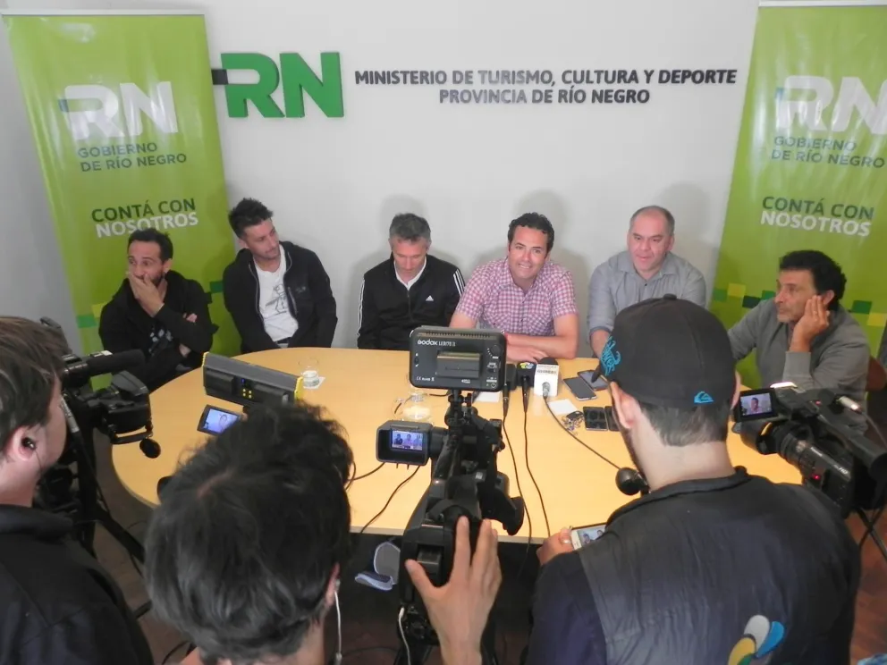 Ya se vive el Superclásico en Bariloche