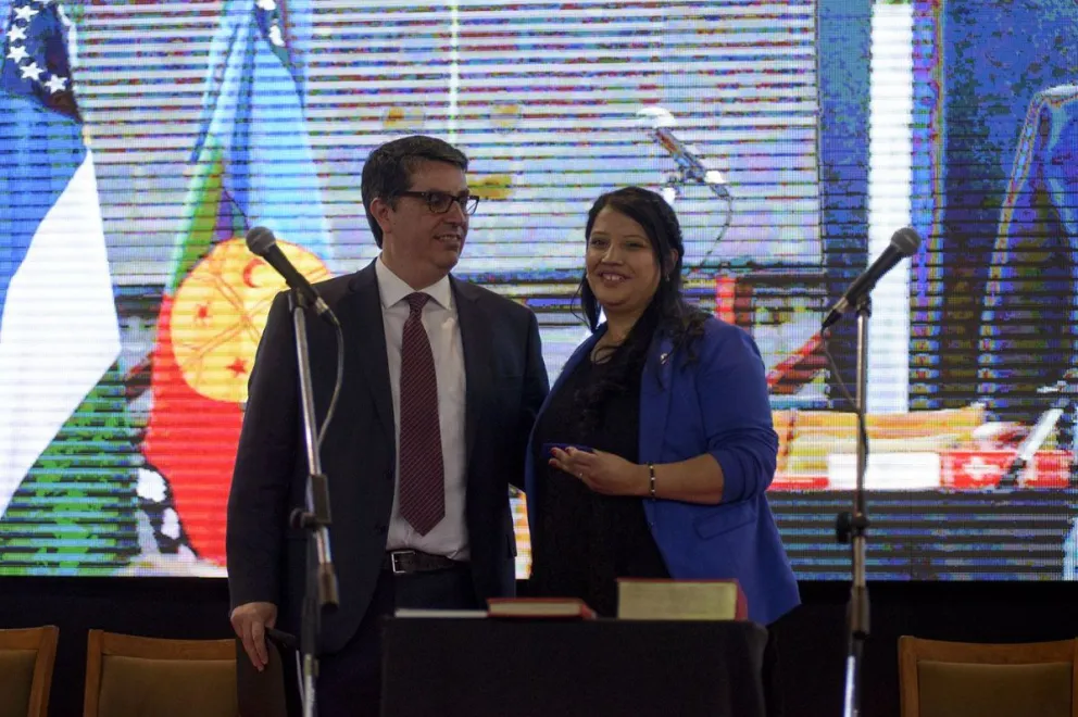 Natalia Almonacid asumió como presidenta del Concejo y tomó jura a los nuevos ediles