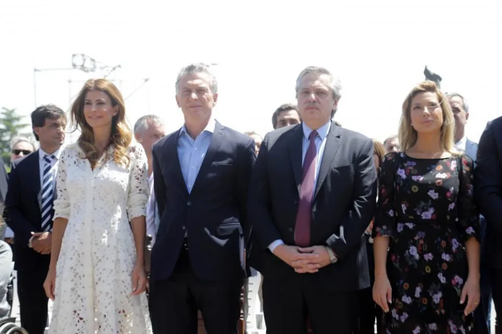 Macri y Fernández se cruzaron en un acto institucional, días antes del traspaso