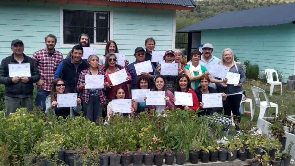 Exitoso cierre de los talleres de Agricultura y Apicultura municipales