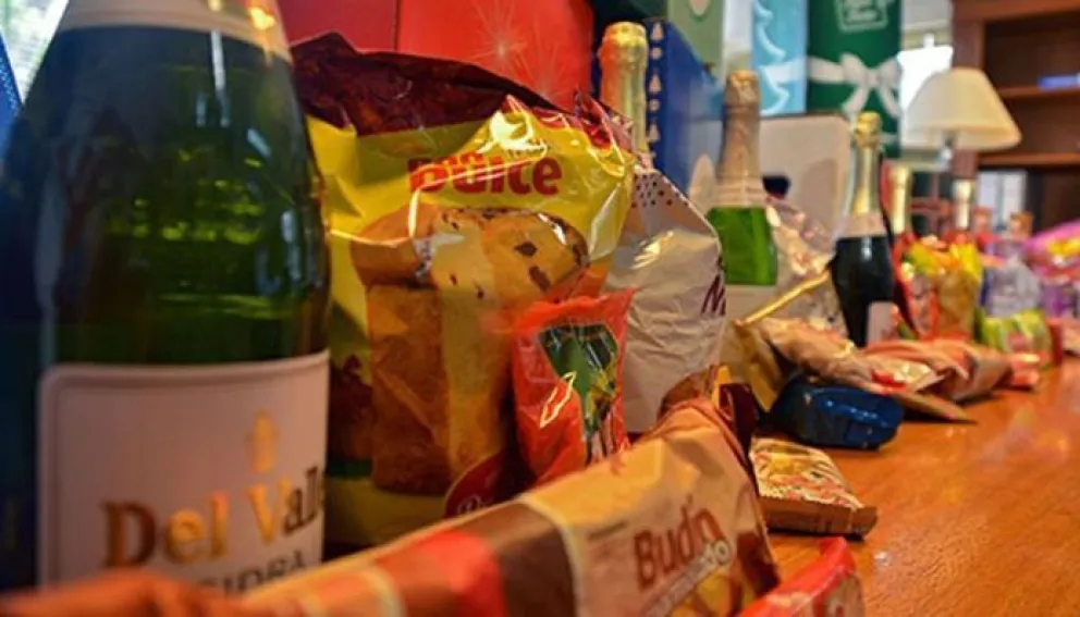 El Gobierno acordó con supermercados una canasta navideña a $199