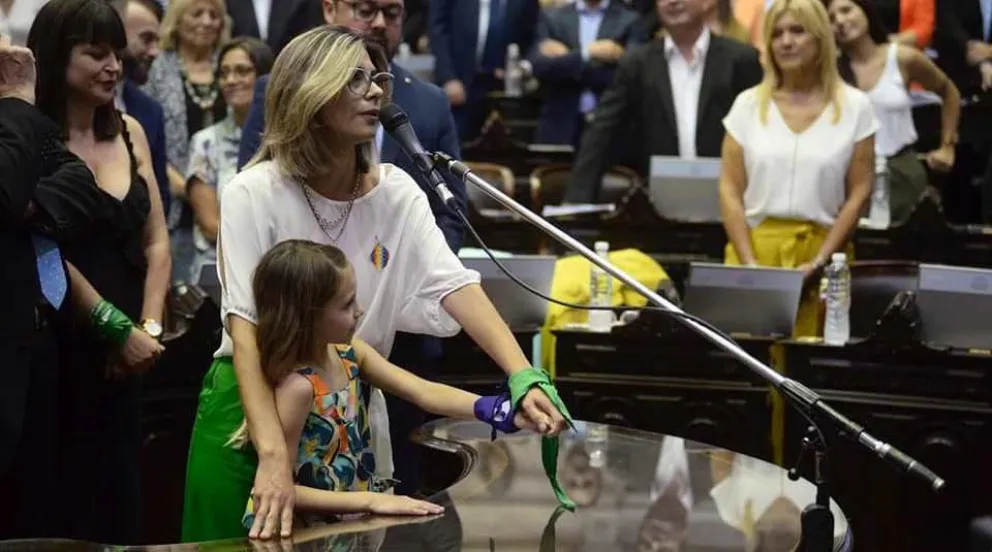 Ayelén Spósito asumió como diputada nacional por Río Negro