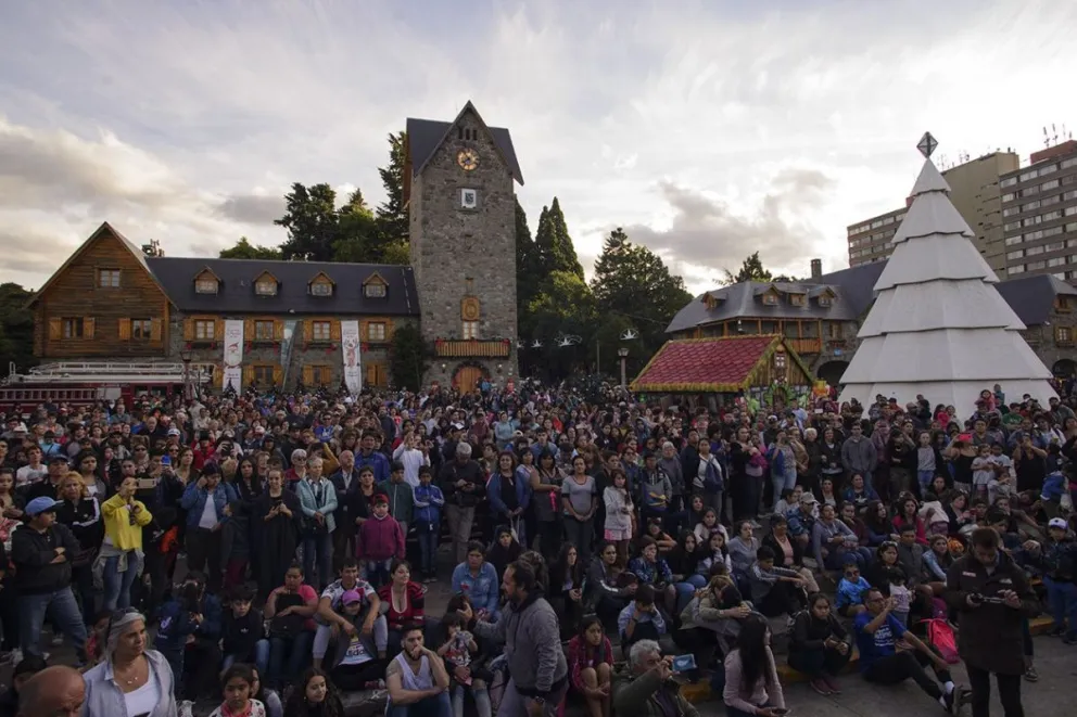 Bariloche cantó por la solidaridad junto a más de 300 ciudades de todo el país