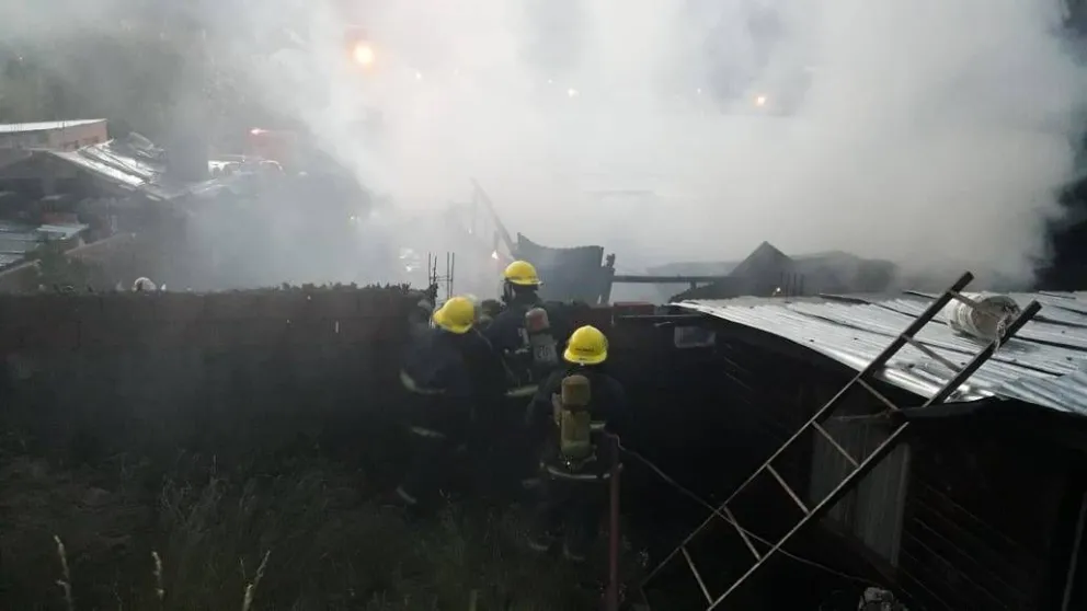 Una familia perdió su vivienda al producirse un incendio