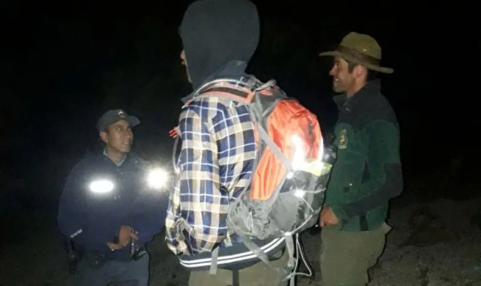 Rescataron a un joven que se perdió en una montaña de Villa Traful