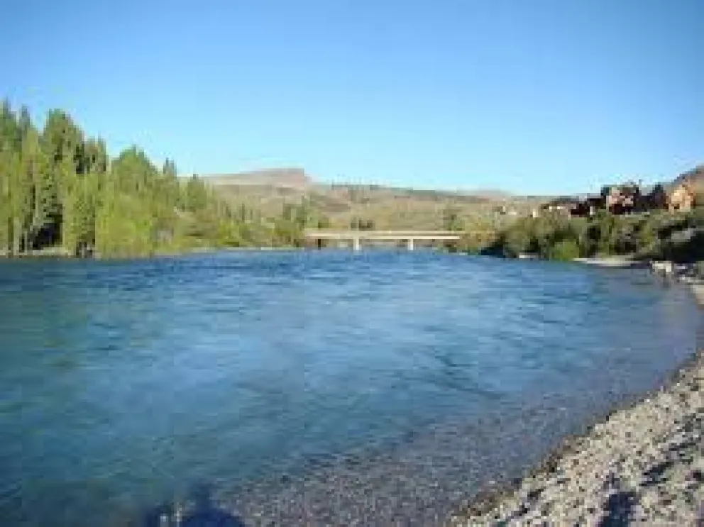 Un hombre falleció ahogado en el río Limay