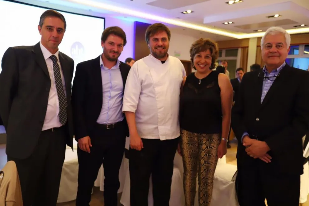 Arabela Carreras se reunió con empresarios locales