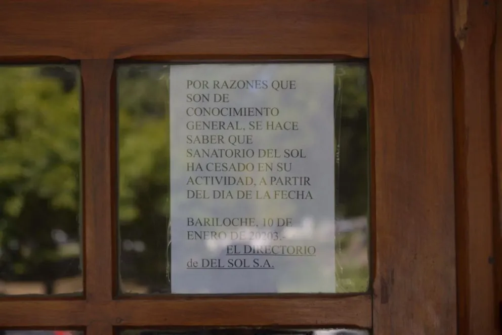 La oficialización del cierre del Sanatorio del Sol: sólo un papel impreso en la puerta