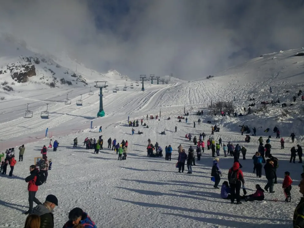 Catedral Alta Patagonia invita a residentes de Bariloche a disfrutar de un paseo en la montaña