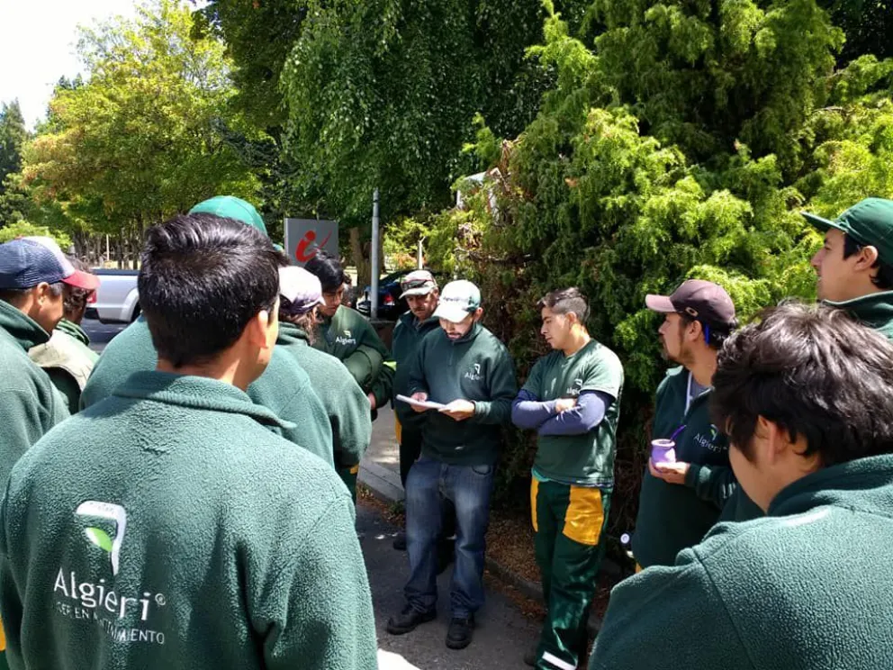 Centro Atómico: incertidumbre por 15 trabajadores a punto de quedar sin empleo