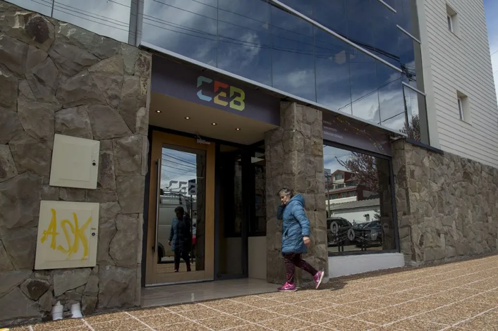 La CEB vuelve a abrir sus oficinas para atención al público