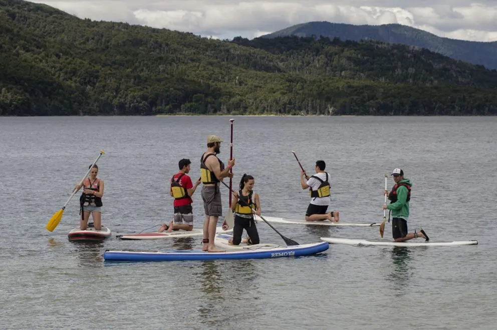 Cada vez son más los turistas y residentes que disfrutan de deportes de verano.