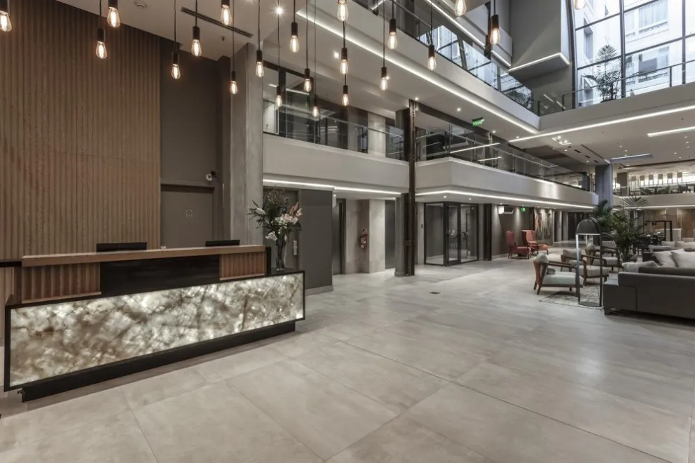 Huinid inauguró un nuevo hotel y busca ser la embajada rionegrina en la capital del país