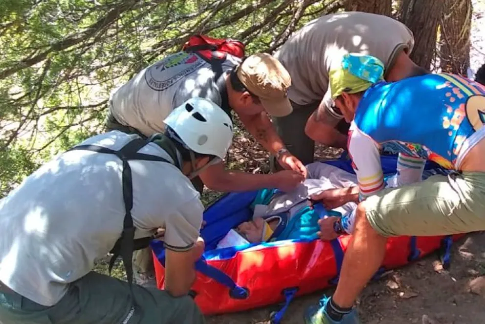 Rescataron a una mujer accidentada en el cerro Ventana