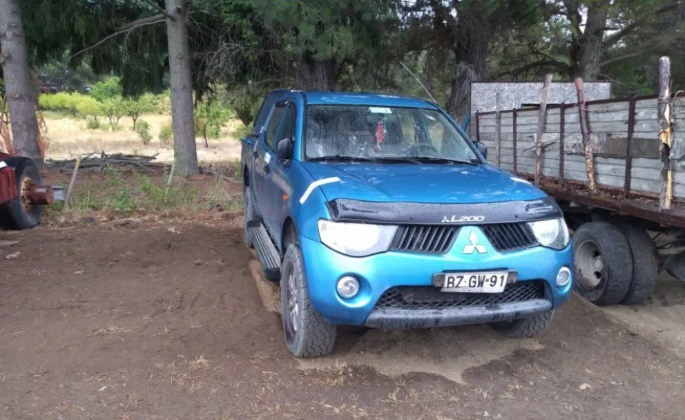 Un mochilero cayó de la caja de una camioneta y se encuentra en estado delicado