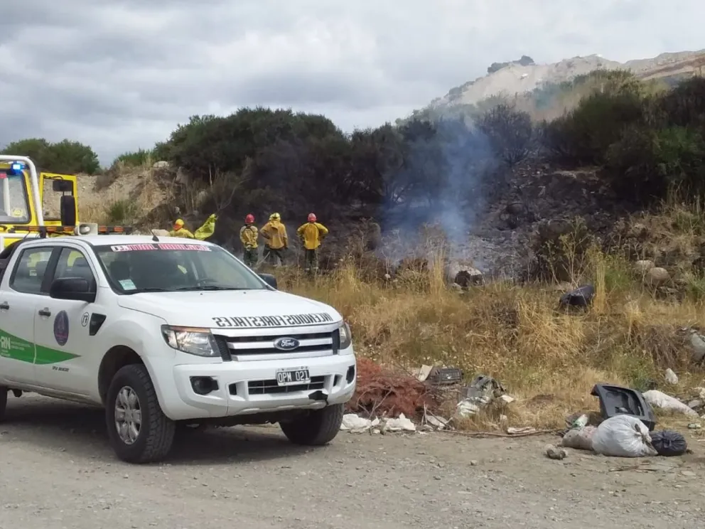 Fuego e intento de toma en el barrio Vivero