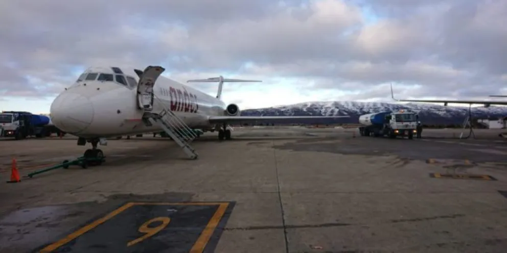 Una línea aérea que viaja a Bariloche suspendió sus operaciones