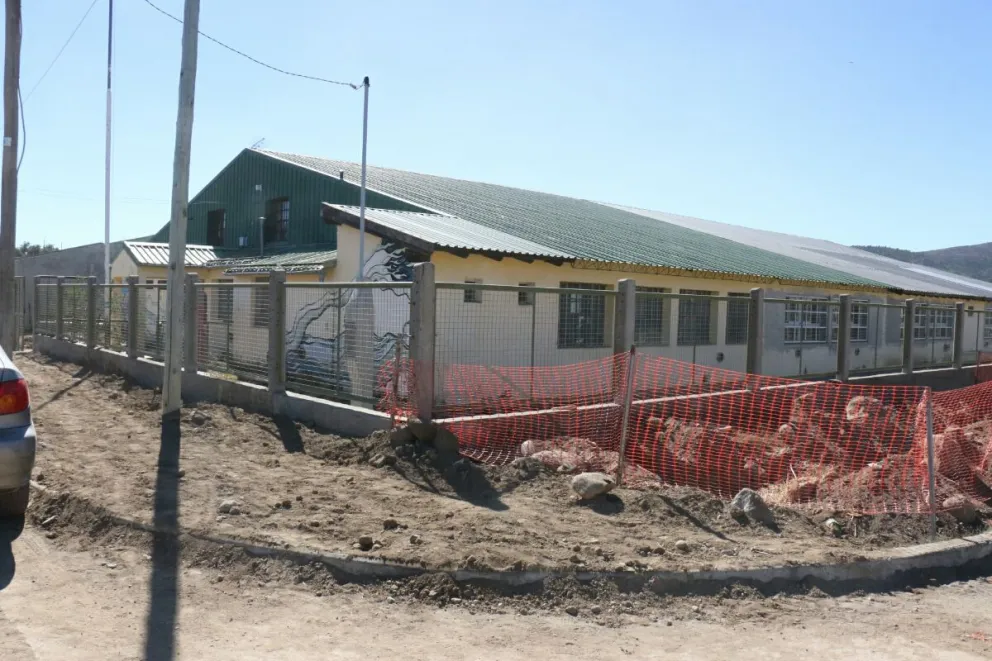 Provincia agiliza gestiones para retomar obras escolares atrasadas