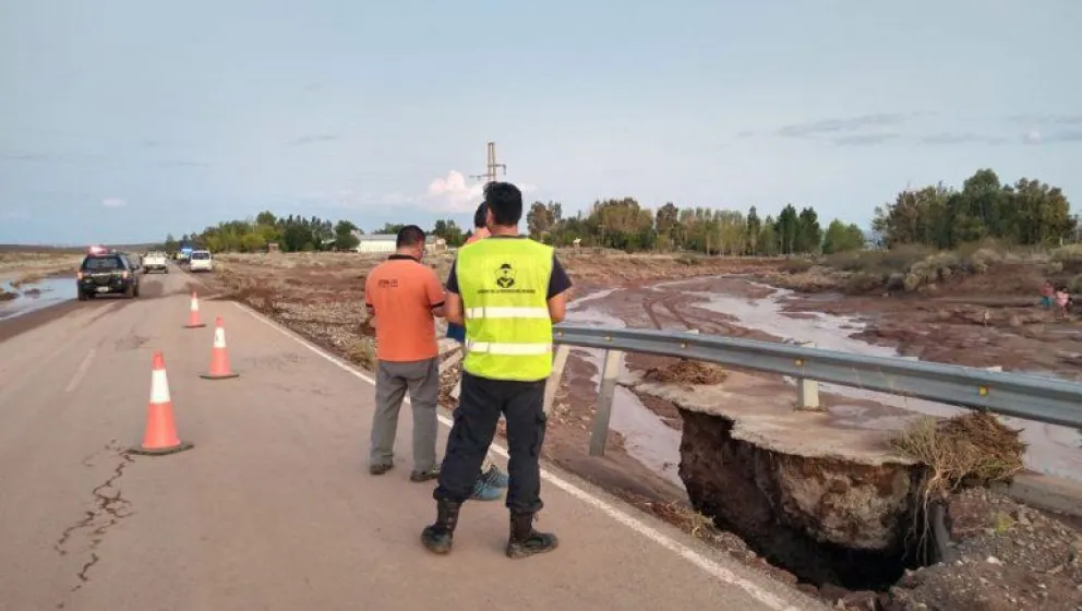 Vialidad Nacional informó que seguirá cortada la ruta 237 hasta nuevo aviso