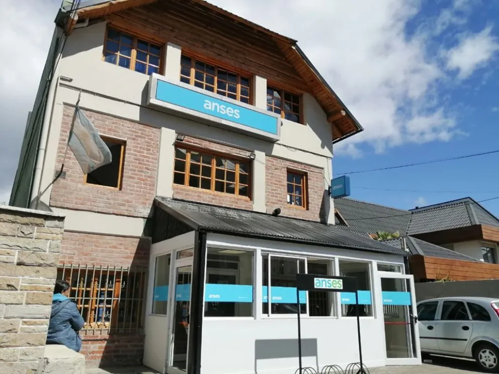 Denuncia sobre jubilaciones docentes frenadas por altas sumas “en negro” 