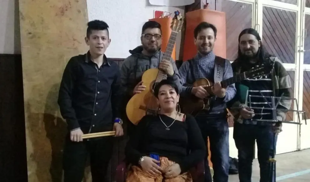 Sábado a todo folclore con la peña “Si se calla el cantor”