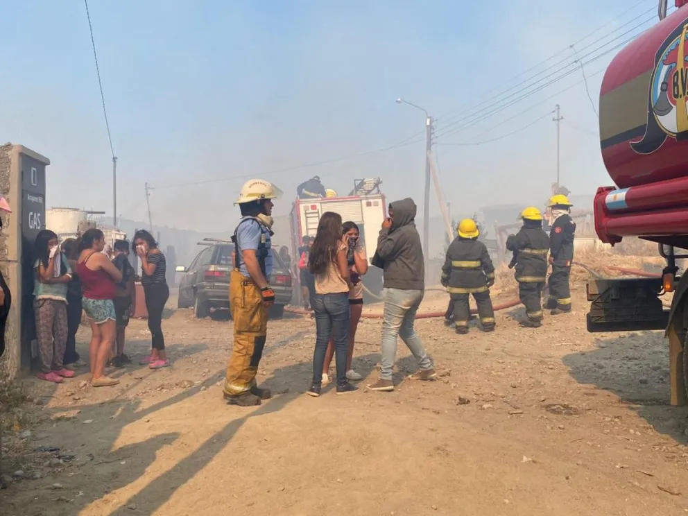 Lograron contener un Incendio en el barrio Arrayanes