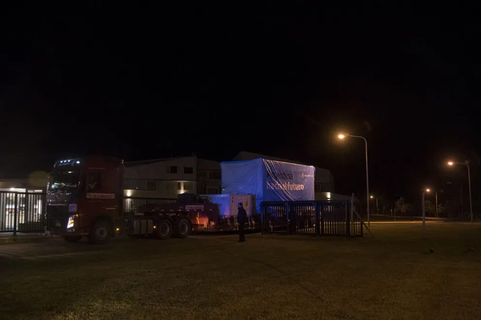 Con un megaoperativo, comenzó el traslado del Saocom
