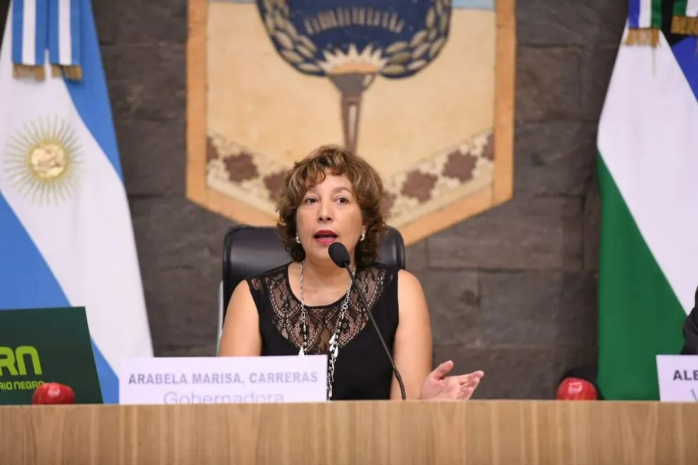 Carreras: "Si una mujer puede abrir sesiones es que hemos avanzado"
