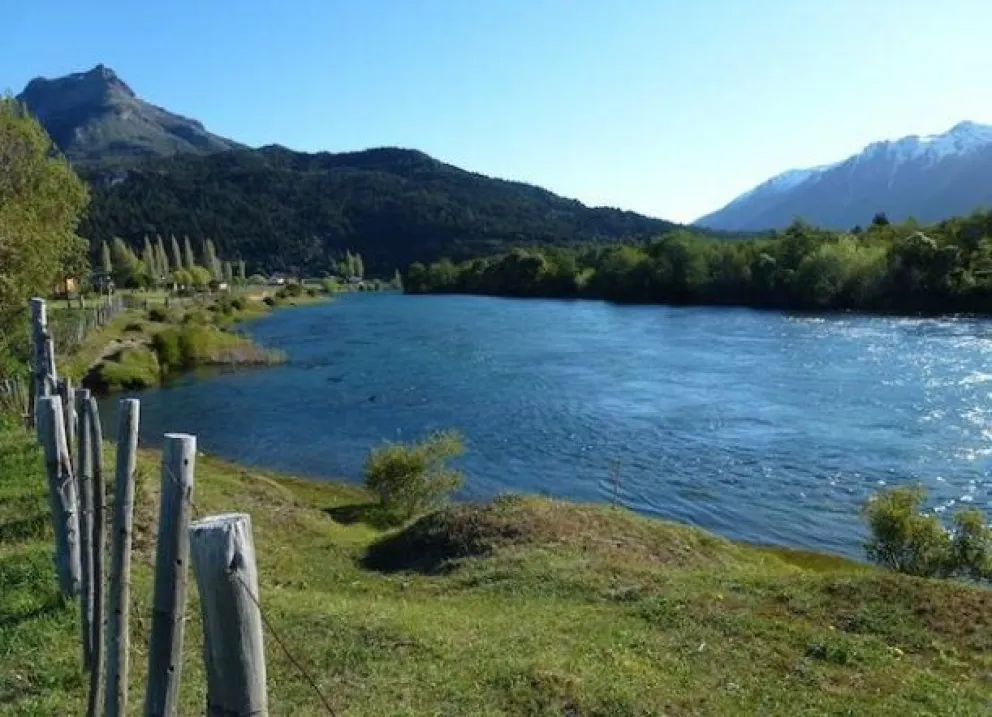 Un gendarme murió ahogado cuando intentó rescatar a su hijo en un río