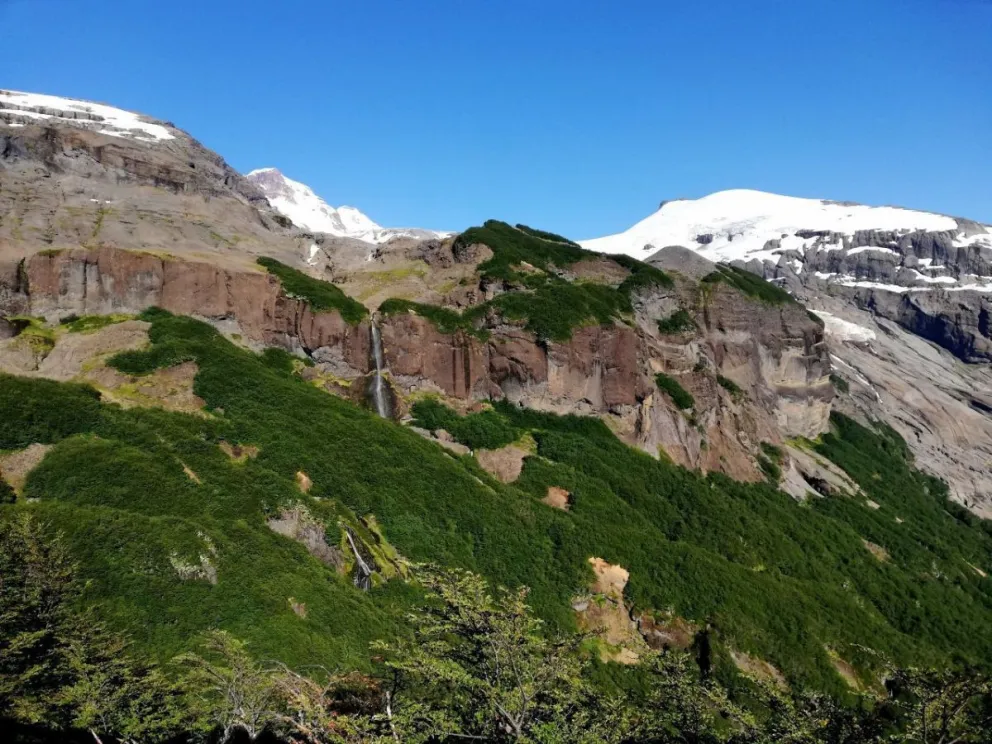 Paso de las Nubes: paisajes de montaña, glaciares y espejos de agua increíbles